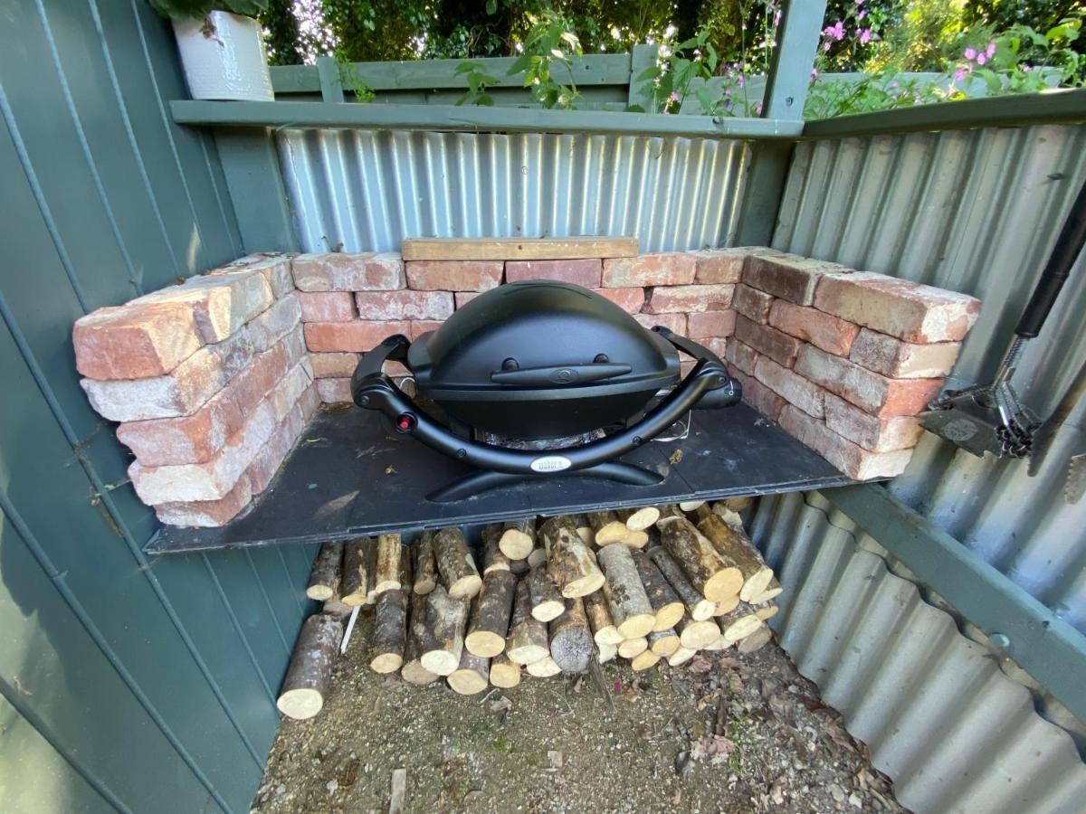 Cosy Double Shepherds Hut In Beautiful Wicklow With Underfloor Heating Throughout Rathnew Exterior photo